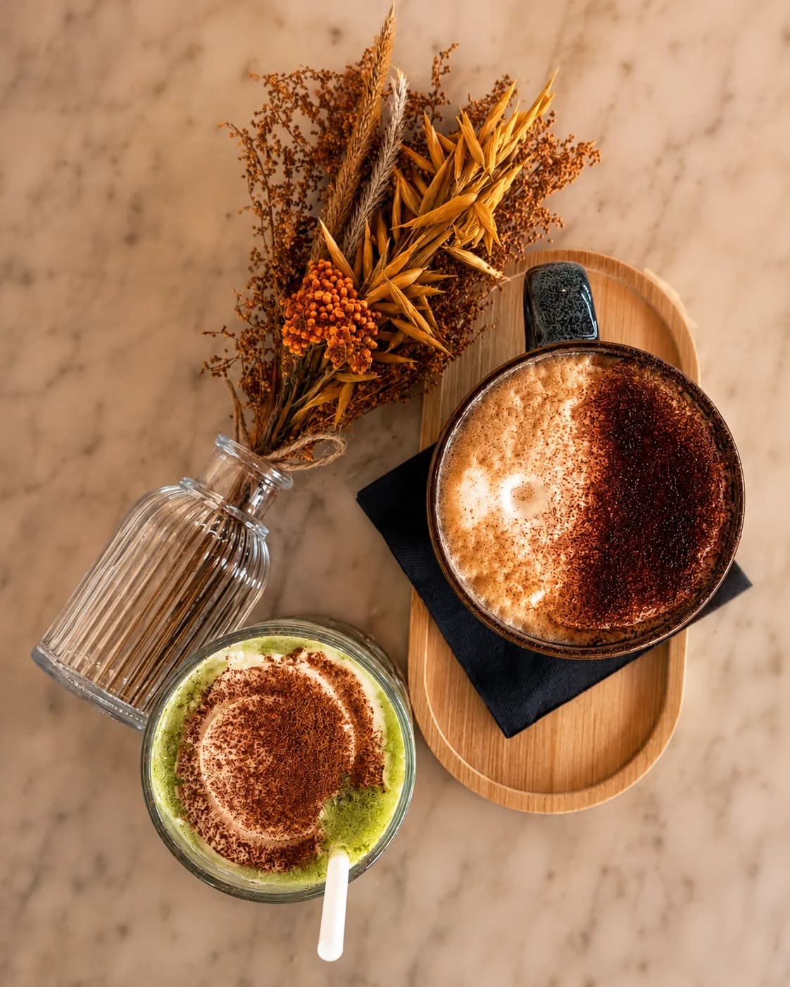 Matcha et cappuccino
